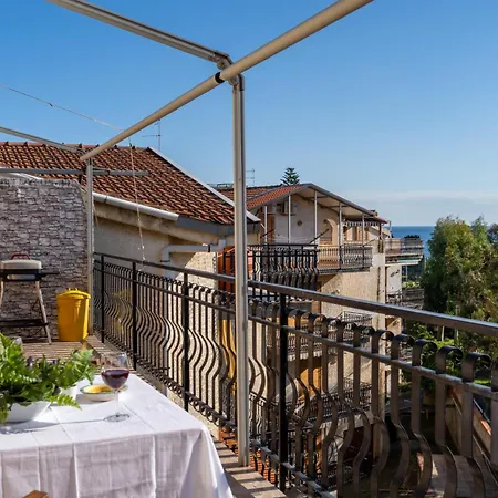 Casa Roberta Giardini Naxos